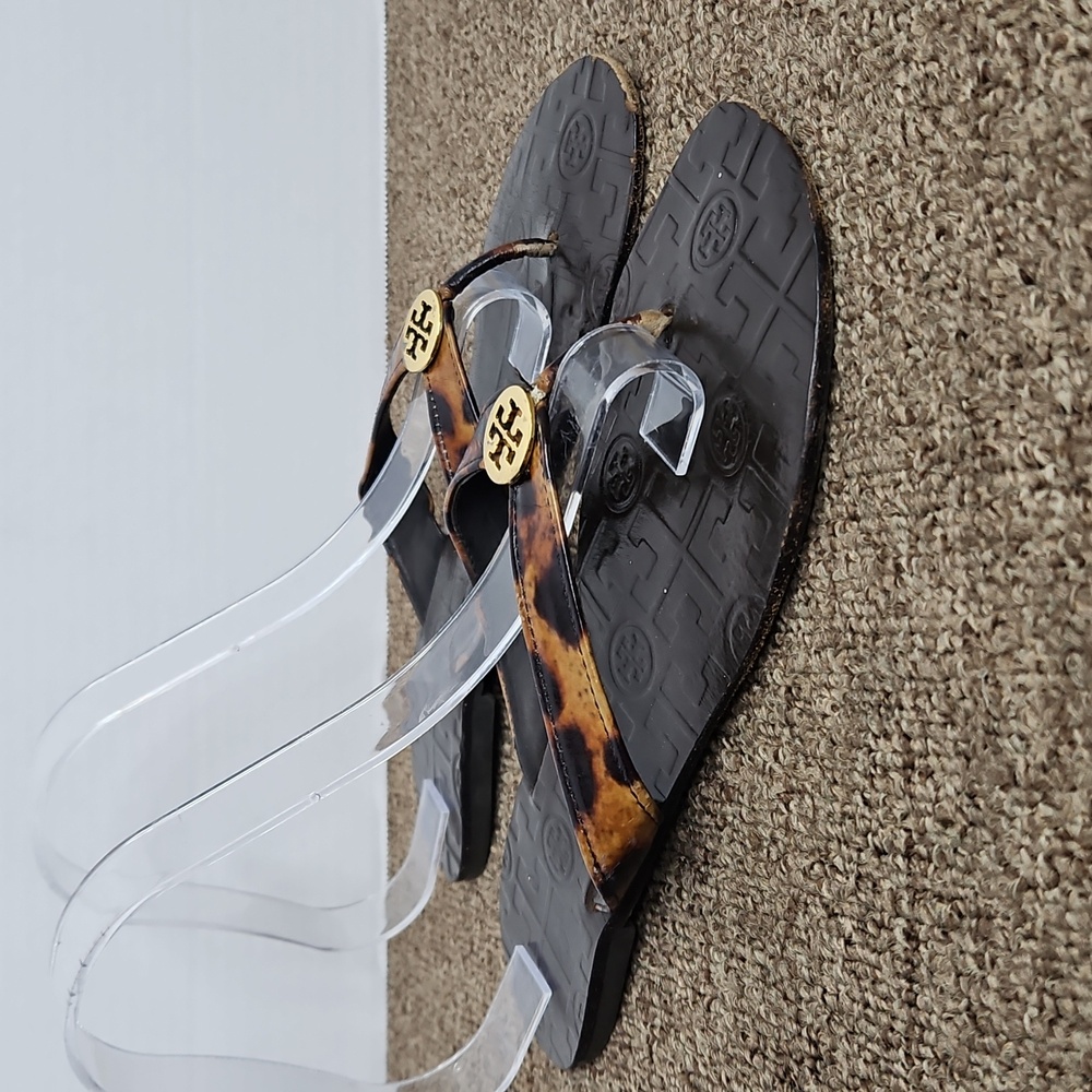 Tory Burch Thora Thong Sandals Leopard Patent Leather Gold Logo Sz 8 Womens